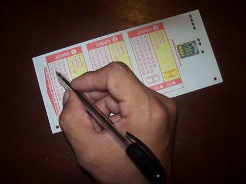 Cómo jugar la Súper Lotto Real